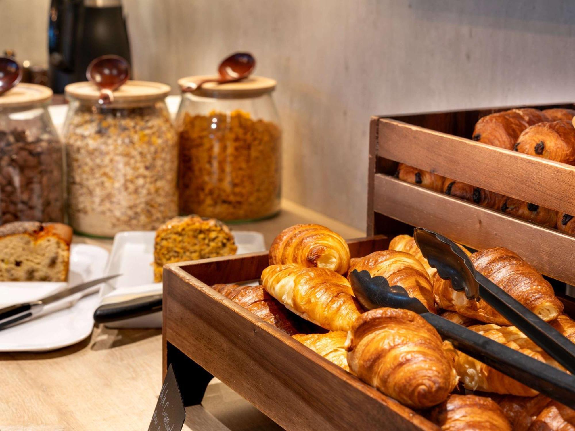 Ibis Styles Paris Saint Denis Pleyel Hotel Buitenkant foto